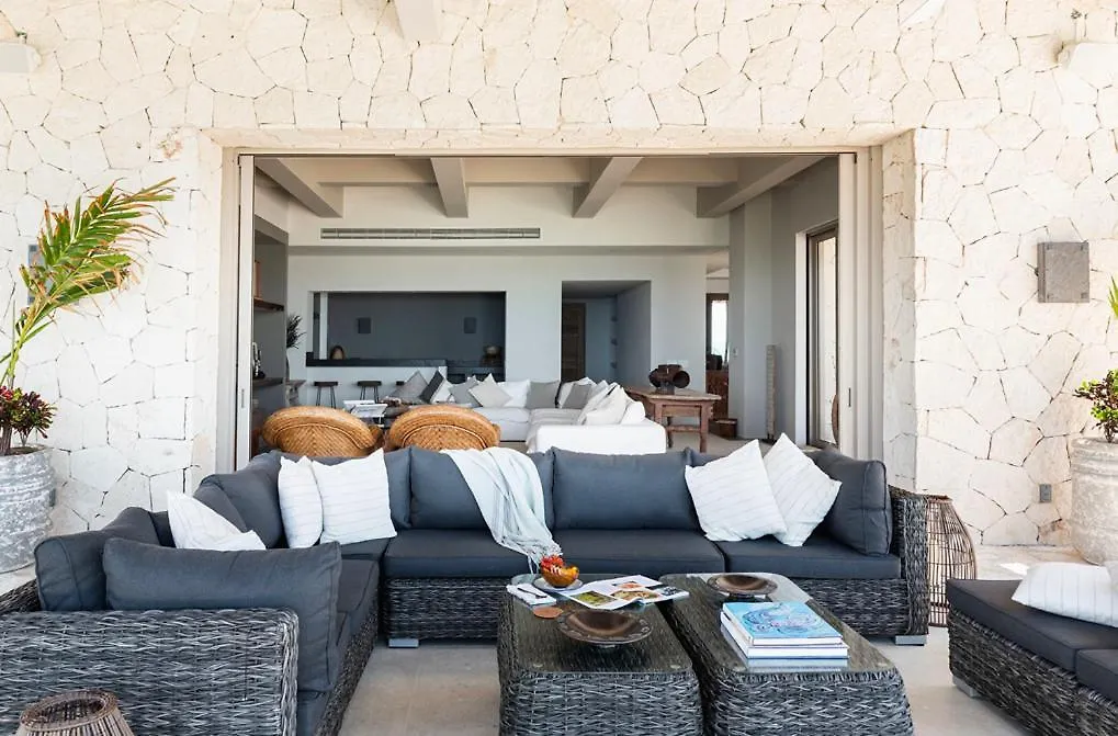All Inclusive Holiday In Your Private Beachfront Villa - 7 Bedrooms Cancún